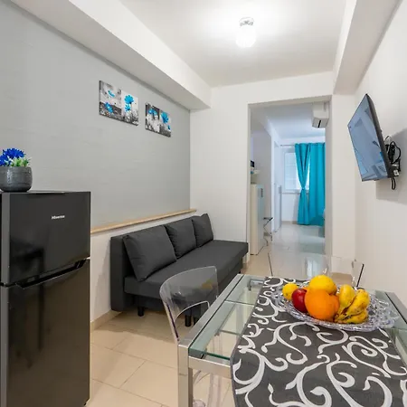 Madagi Beachfront Aparthotel Pozzallo