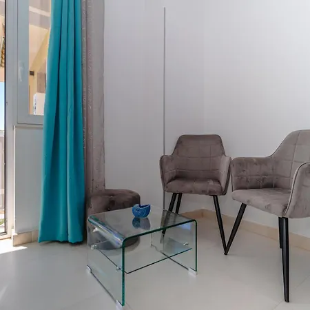 Aparthotel Madagi Beachfront