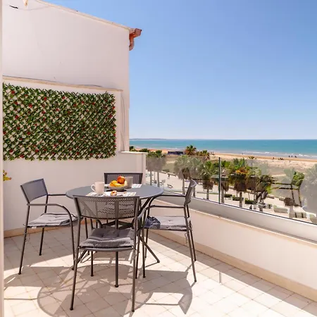 Madagi Beachfront Aparthotel *